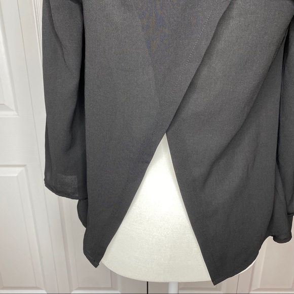 🔥SOLD🔥 Essue Off Shoulder Top Black Size Small - Picture 7 of 16